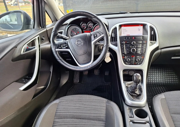 Opel Astra cena 25900 przebieg: 184000, rok produkcji 2014 z Szubin małe 191